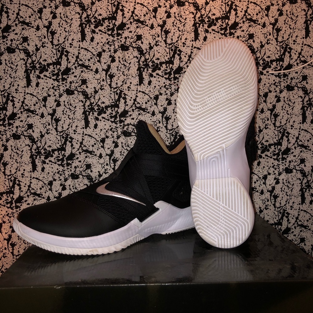 Lebron soldiers basketball shoes